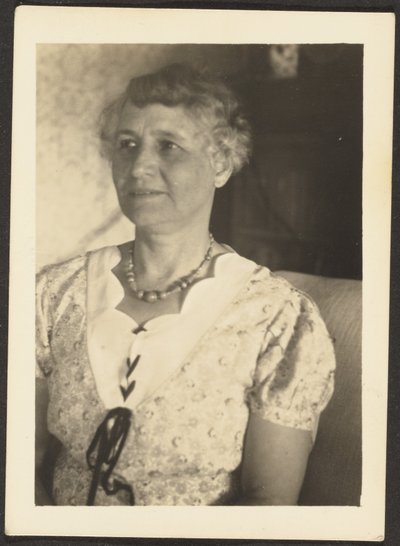 [Ritratto di donna] da Louis Fleckenstein