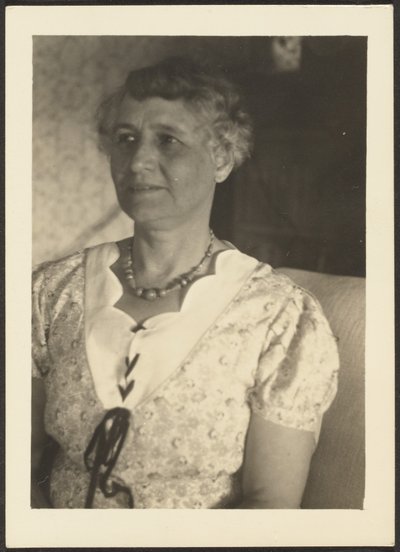 [Ritratto di donna] da Louis Fleckenstein