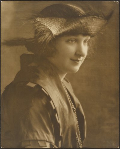 [Ritratto di donna con cappello di paglia] da Louis Fleckenstein