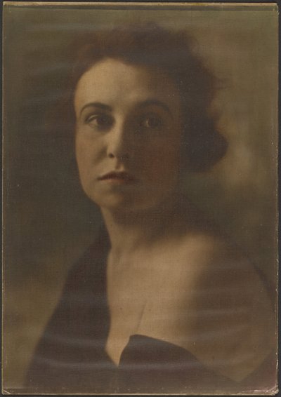 [Ritratto di donna con spalla nuda] da Louis Fleckenstein