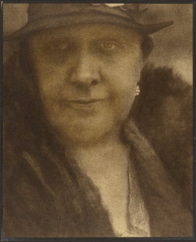 [Ritratto di donna con orecchino di diamante] da Louis Fleckenstein