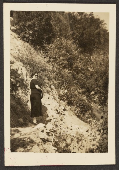 [Donna in collina] da Louis Fleckenstein