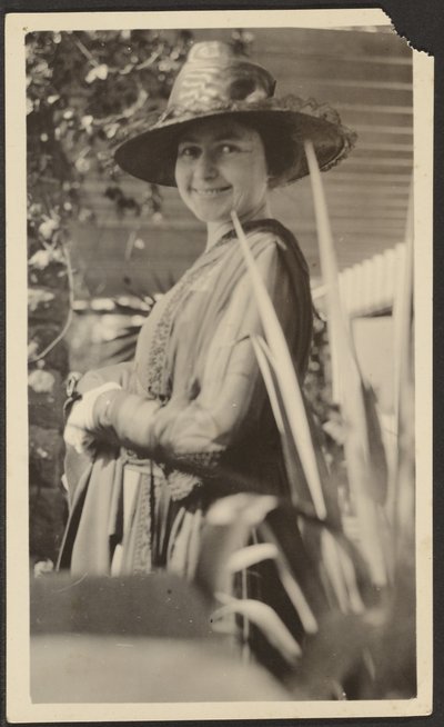 [Donna in veranda] da Louis Fleckenstein