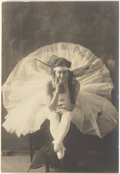 [Giovane ballerina con ali di fata] da Louis Fleckenstein