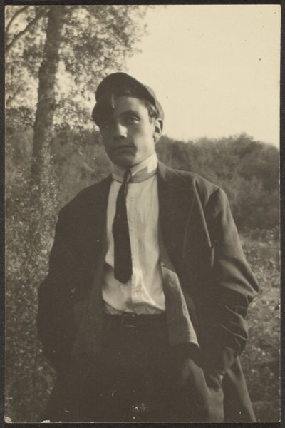 [Giovane uomo in campo] da Louis Fleckenstein