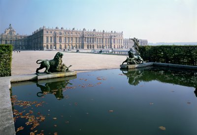 La facciata ovest o del giardino vista dal Parterre d