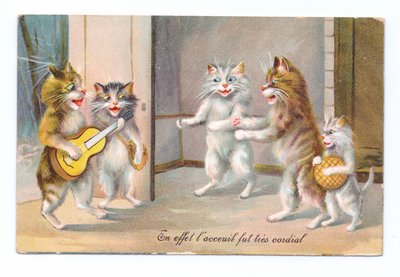 Cartolina edoardiana di un gatto che suona una chitarra con altri tre gatti e un gattino, c.1910 da Louis Wain