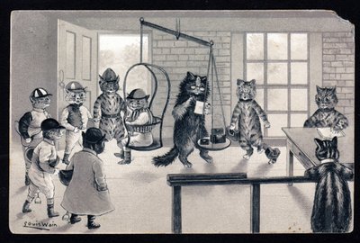 Nous profitons du beau temps. Animali in postura umana. Gatto in fantino che si pesa su una bilancia. Cartolina. Cromolitografia di Louis Wain (1860-1939), artista inglese noto per la sua rappresentazione di gatti dagli occhi grandi. Inizio del 20° secolo. da Louis Wain