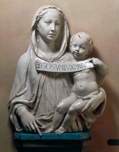 Santa Vergine con il Salvatore Bambino che tiene una pergamena da Luca Della Robbia