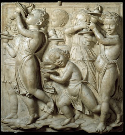 Pannello della Cantoria: bambino che suona i cembali. Alto rilievo in marmo di Luca della Robbia, 1431-1438. Museo dell