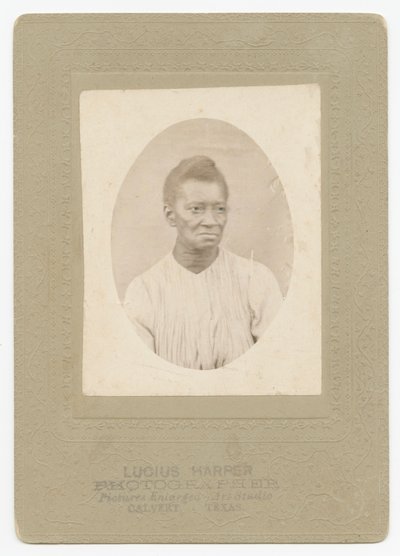 Fotografia di una donna da Lucius Harper