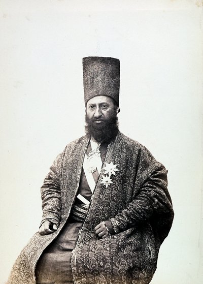 Un uomo in abiti tradizionali. Iran da Luigi Montabone