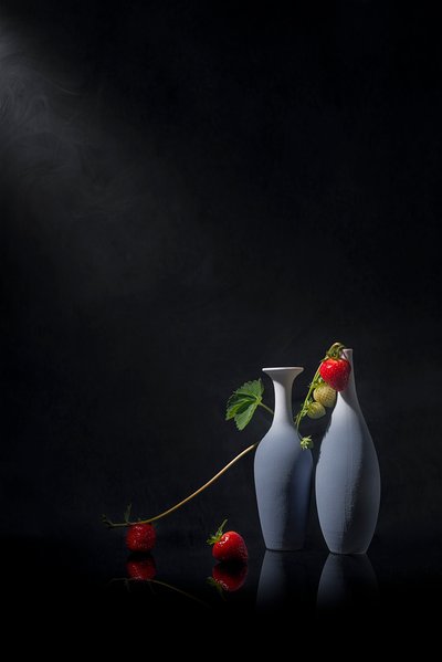 Vasi "Moody Strawberry" da Lydia Jacobs