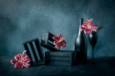 Moody, vino e gigli da Lydia Jacobs