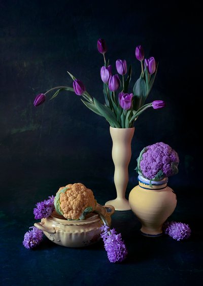 Tulipani viola e cavolfiore da Lydia Jacobs