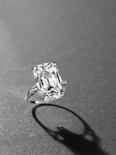 Un anello elegante da Manuel Cusí