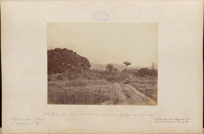 La Porta Rossa si affaccia sulle montagne di Tijuca da Marc Ferrez