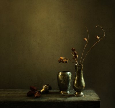 Natura morta rustica e malinconica da Margaret Halaby
