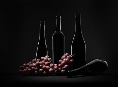 Natura morta con vino scuro da Margareth Perfoncio