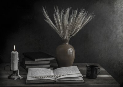Una tranquilla lettura a lume di candela da Margareth Perfoncio