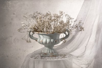Natura morta floreale in stile shabby chic da Margareth Perfoncio