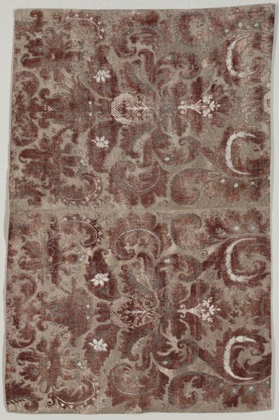Due Pannelli Uniti di "Velluto Dipinto Fortuny" da Mariano Fortuny y Madrazo