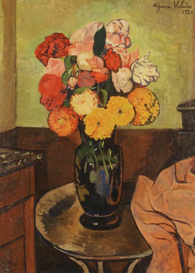 Vaso di fiori su un tavolo rotondo da Marie Clementine Valadon