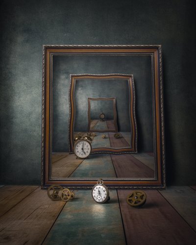 Specchi del tempo surreale da Marko Klavs