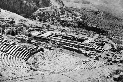 Teatro e Tempio di Apollo, Delfi, Grecia, 1937 da Martin Hurlimann