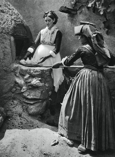 Donne al forno, Sardegna, Italia, 1937 da Martin Hurlimann