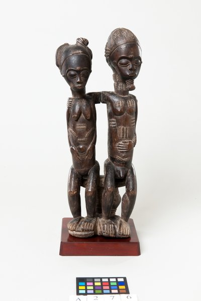 Coppia seduta, 1885-99 circa (legno) da Master of the Barnes Couple