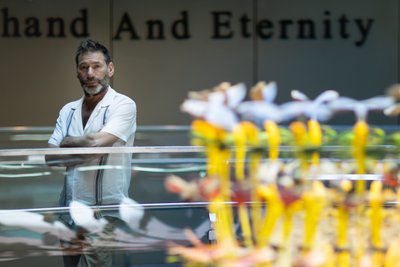 Equinozio, 2021 (foto) da Mat Collishaw