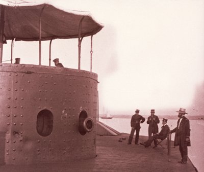 Equipaggio sul ponte della USS Monitor, c.1862 da Mathew Brady