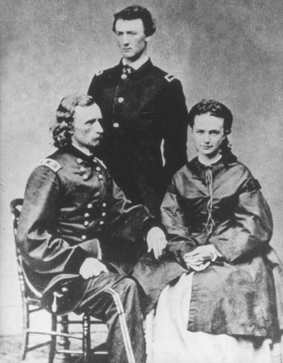 Generale George A. Custer con sua moglie Elizabeth e suo fratello Tom da Mathew Brady