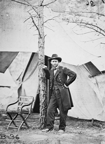 Generale Ulysses Simpson Grant sul campo a Cold Harbor da Mathew Brady