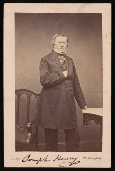Ritratto di Joseph Henry 1797-1878 - In piedi, prima del 1878 da Mathew Brady