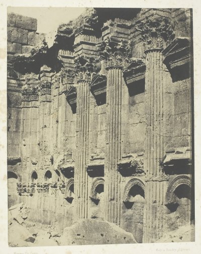 Tempio di Giove a Baalbeck Heliopolis, Interno del Naos, Siria, 1849-51, stampato 1852 da Maxime Du Camp