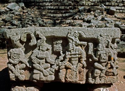 Altare Q con incoronazione del re del sole nascente, 776 d.C. da Mayan