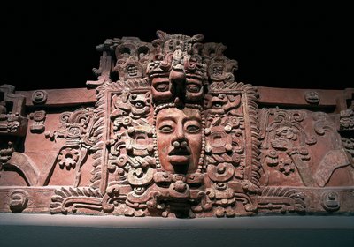 Dio del sole Kinich Ahau, dallo Stato di Campeche, civiltà Maya, VI-IX secolo (stucco) da Mayan