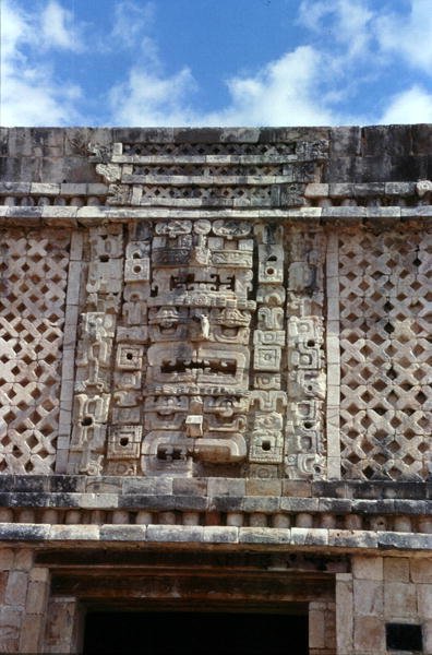 Dettaglio della scultura dall
