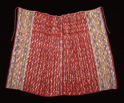 Mantello della confraternita, possibilmente per la figura di un santo, c.1920-1940 (cotone; tessitura a trama semplice con strisce di ordito e ikat di ordito e motivi a trama supplementare) da Mayan Mayan