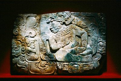 Pettorale del re e del cortigiano, da Nebaj, Guatemala, Periodo Classico da Mayan Mayan
