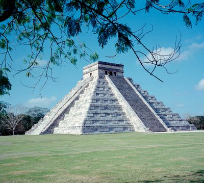 Civiltà precolombiana: vista del sito di Chichen Itza nella regione dello Yucatan da Mayan Mayan