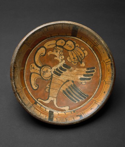 Piatto a treppiede con uccello soprannaturale da Mayan Mayan