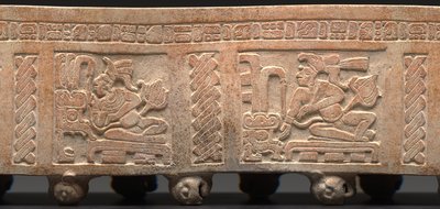 Cilindro a treppiede, scolpito: Signore in trono con testo glifico, 650-900 d.C. da Mayan Mayan
