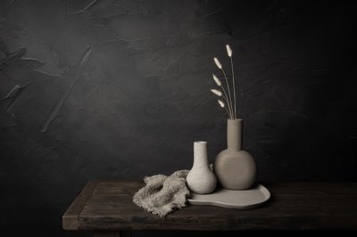 Vasi e erba minimalisti da Mayra Pama