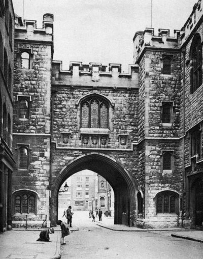 Porta di San Giovanni in una domenica, Clerkenwell, Londra, 1926-1927 da McLeish