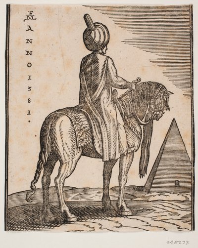 Cavaliere con turbante, disarmato, visto di sbieco da dietro; a destra sullo sfondo una piramide da Melchior Lorck