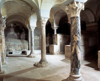 Arte merovingia: vista della cripta dell