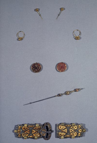 Arte Merovingia: Set della Regina dei Franchi Arnegonda o Aregonda da Merovingian Merovingian